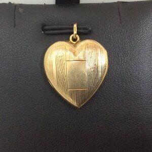 Vintage  14K YELLOW REAL GOLD HEART OPENING LOCKET CHARM PENDANT 2.50 GRMAS
